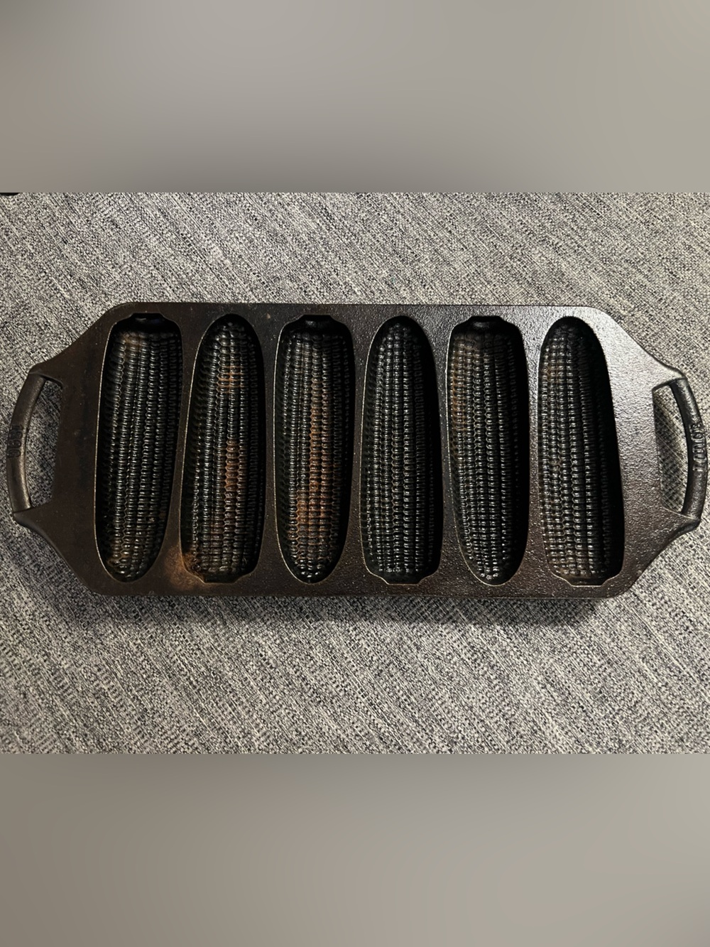 LODGE Seasoned Cast Iron Cornstick Pan